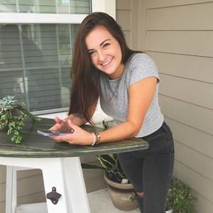 Meet your Posher, Holly